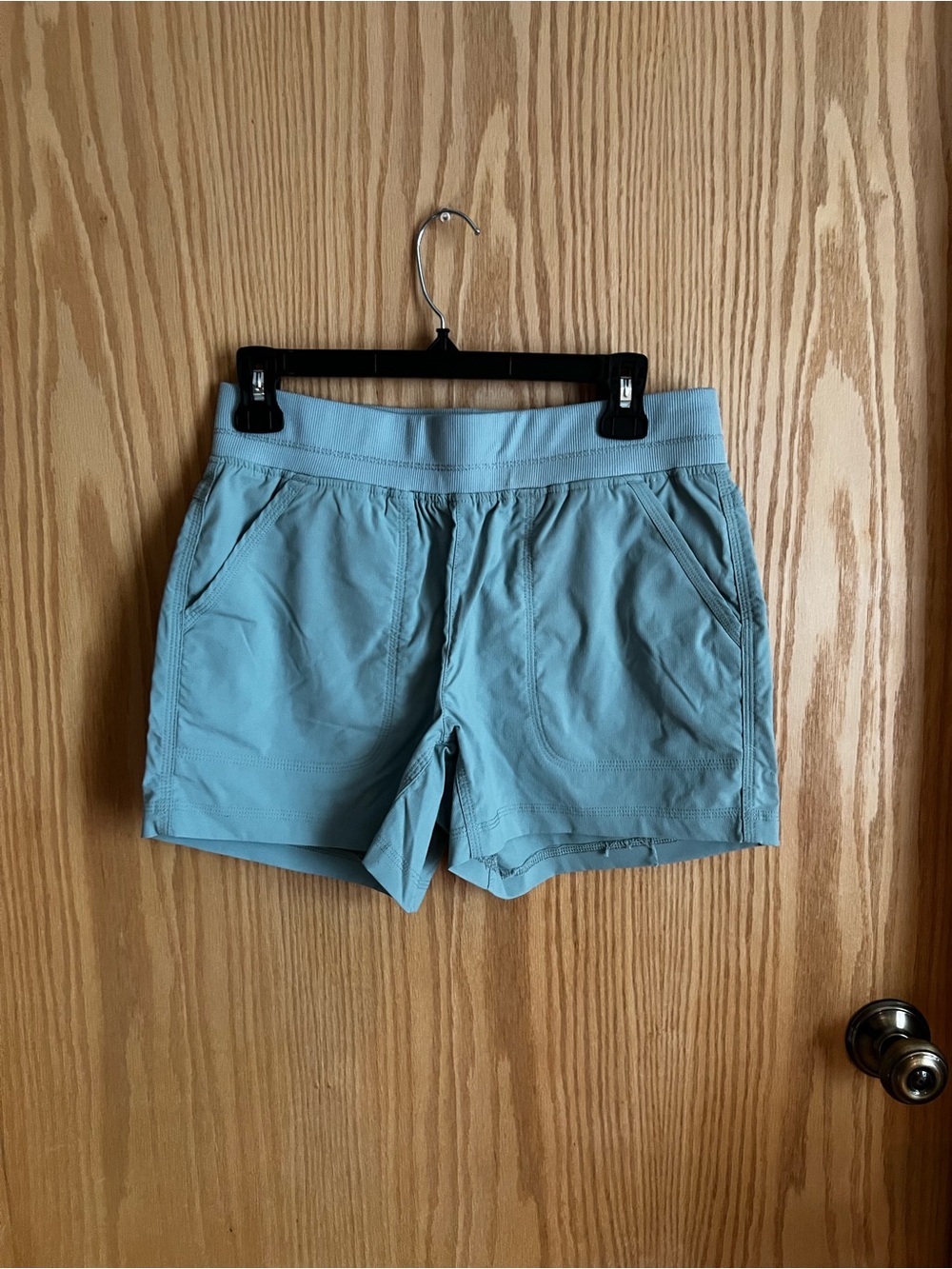 Title Nine Women’s Clamberista Shorts in Blue
• Size 6